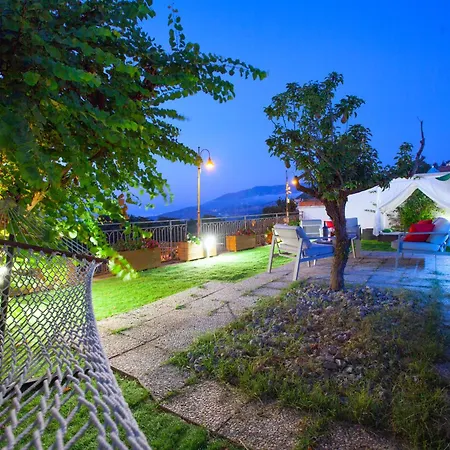 Guest house Double Luxury In Con Terrazzo Privato