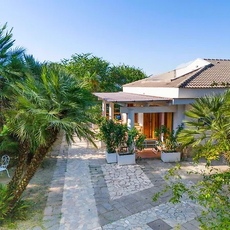 Guest house Double Luxury In Con Terrazzo Privato Massa Lubrense